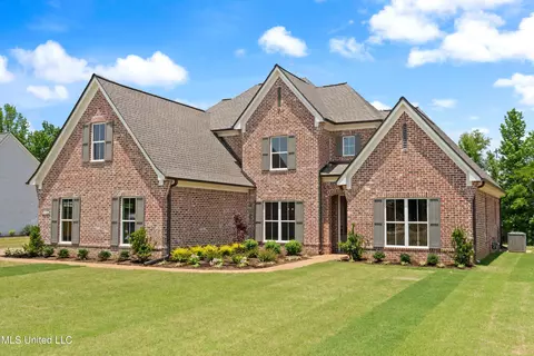 Exterior - 1590 Ashtons Ln, Hernando, MS 38632 photo 2 of 5