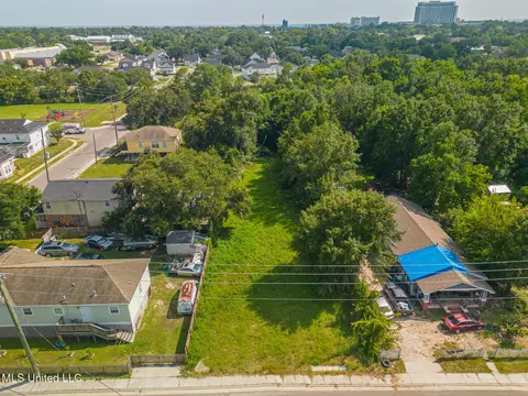 643 Walker St, Biloxi, MS 39530