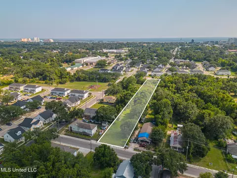 643 Walker St, Biloxi, MS 39530 photo 3