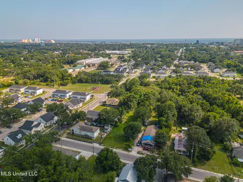 643 Walker St, Biloxi, MS 39530 photo 5