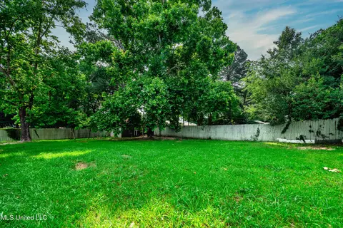 Exterior - 18 Crossgates Dr, Brandon, MS 39042 photo 4 of 4