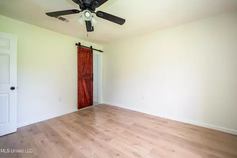 Bedroom - 18 Crossgates Dr, Brandon, MS 39042 photo 2 of 4