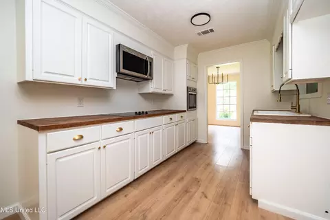 Entry Way - 18 Crossgates Dr, Brandon, MS 39042 photo 1 of 1