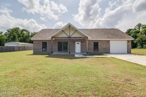 2 Colony Rd, Mchenry, MS 39561