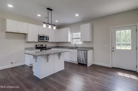Kitchen - 2 Colony Rd, Mchenry, MS 39561 photo 2 of 2