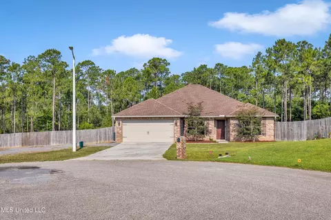 14911 Camp Ln, Gulfport, MS 39503