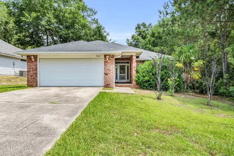 9941 Hamakua St, Diamondhead, MS 39525