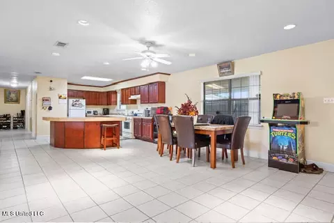 Other - 281 7 Th St, Biloxi, MS 39530 photo 5 of 8