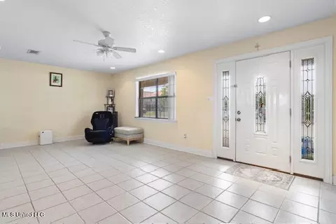 Entry Way - 281 7 Th St, Biloxi, MS 39530 photo 1 of 2