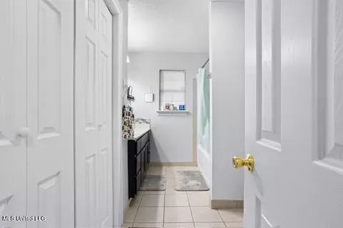 Entry Way - 281 7 Th St, Biloxi, MS 39530 photo 2 of 2