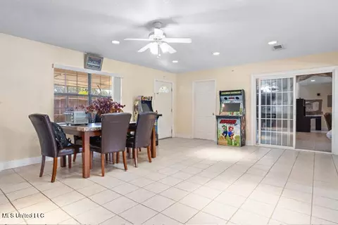 Dining - 281 7 Th St, Biloxi, MS 39530 photo 1 of 1