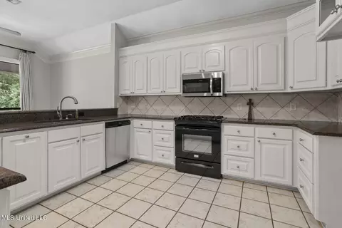 Kitchen - 415 Spike Rdg, Canton, MS 39046 photo 1 of 4