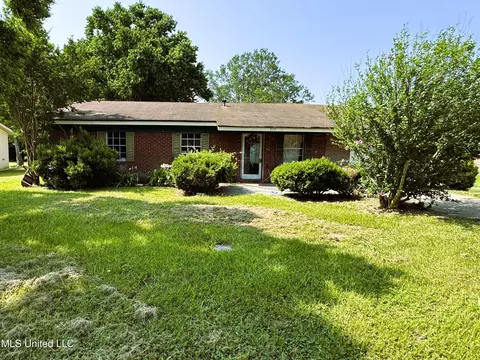 822 Laura St, Hattiesburg, MS 39401