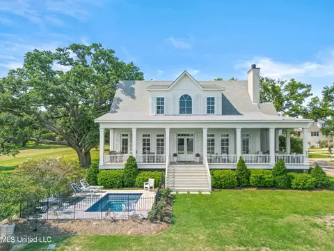 1221 E Beach Blvd, Pass Christian, MS 39571