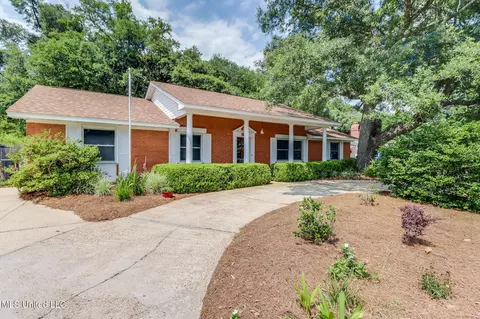 2421 Demaret Dr, Gulfport, MS 39507