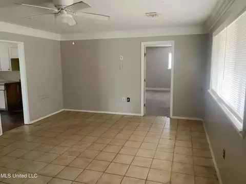 Living - 3233 Woodview Dr, Jackson, MS 39212 photo 1 of 1