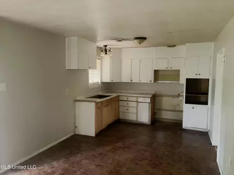 Other - 3233 Woodview Dr, Jackson, MS 39212 photo 2 of 2
