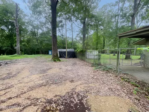 Exterior - 3233 Woodview Dr, Jackson, MS 39212 photo 3 of 4