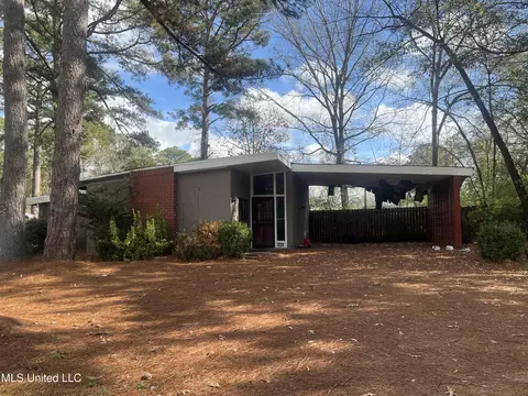 2758 E Benwood Dr, Jackson, MS 39204