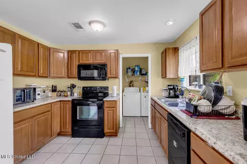 615 Baker St, Wiggins, MS 39577 photo 11