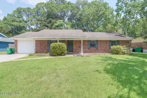 6512 Mayfair St, Ocean Springs, MS 39564