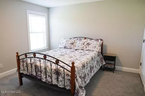 Bedroom - 8619 Williamson Dr, Olive Branch, MS 38654 photo 2 of 4