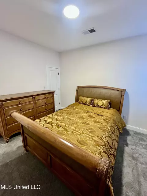 Bedroom - 8619 Williamson Dr, Olive Branch, MS 38654 photo 3 of 4