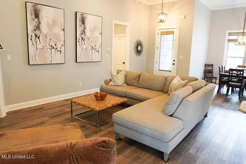 Living - 8619 Williamson Dr, Olive Branch, MS 38654 photo 1 of 2