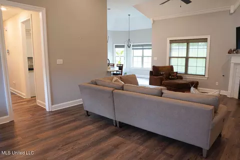 Entry Way - 8619 Williamson Dr, Olive Branch, MS 38654 photo 1 of 2