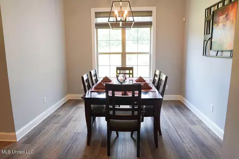Dining - 8619 Williamson Dr, Olive Branch, MS 38654 photo 1 of 1