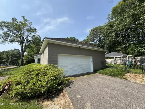 Exterior - 2293 Elm St, Hernando, MS 38632 photo 18 of 22