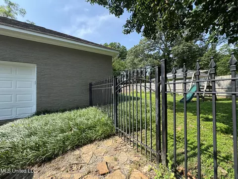 Exterior - 2293 Elm St, Hernando, MS 38632 photo 17 of 22