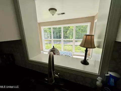 Kitchen - 2293 Elm St, Hernando, MS 38632 photo 6 of 7