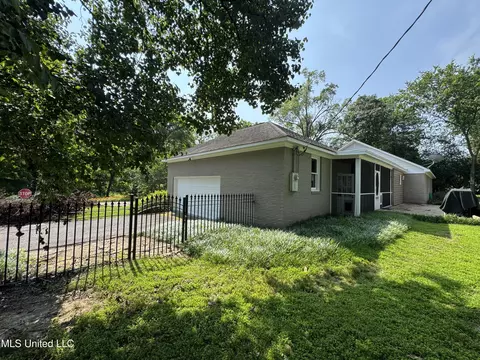 Exterior - 2293 Elm St, Hernando, MS 38632 photo 16 of 22