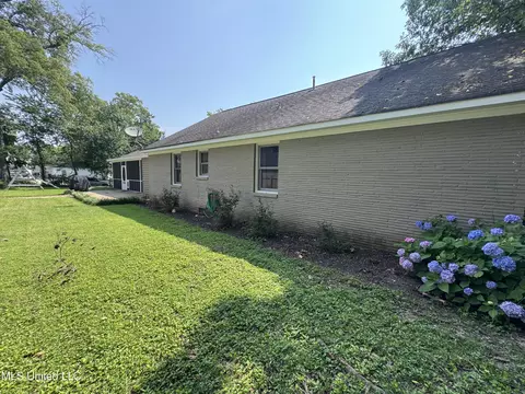 Exterior - 2293 Elm St, Hernando, MS 38632 photo 14 of 22