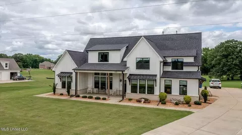 3098 S Fogg Rd, Hernando, MS 38632