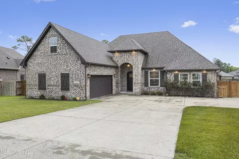 2987 Rue Acadian Gdns, Biloxi, MS 39532
