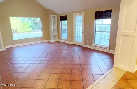 Living - 882 Maili Pl, Diamondhead, MS 39525 photo 1 of 8