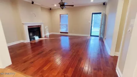 Living - 882 Maili Pl, Diamondhead, MS 39525 photo 2 of 8