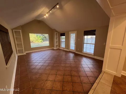 Living - 882 Maili Pl, Diamondhead, MS 39525 photo 6 of 8