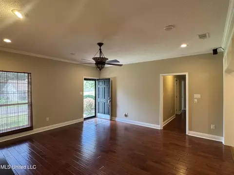 Living - 882 Maili Pl, Diamondhead, MS 39525 photo 4 of 8