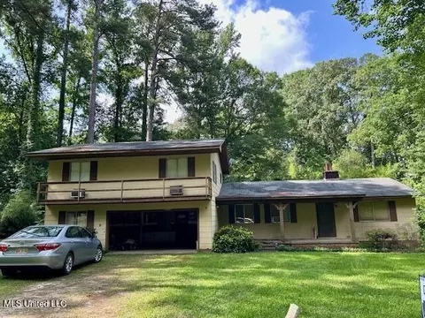 106 Pine Ridge Rd, Florence, MS 39073