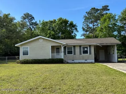 165 Canal St, Gulfport, MS 39507