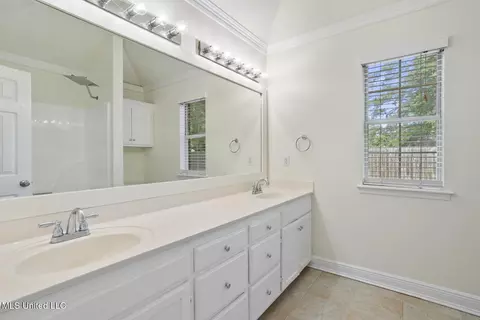 Bath - 228 Williams Cir, Flowood, MS 39232 photo 2 of 2