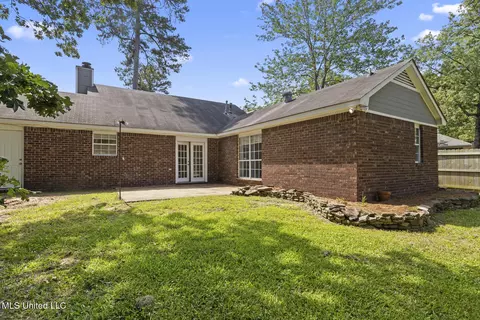 Exterior - 228 Williams Cir, Flowood, MS 39232 photo 2 of 3