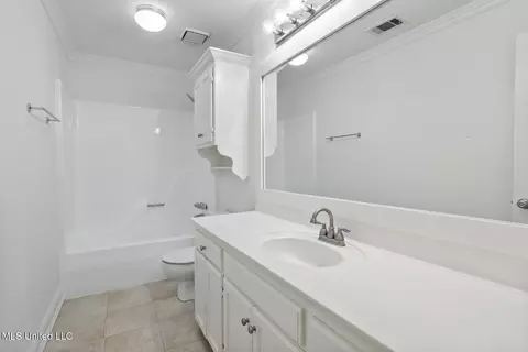 Bath - 228 Williams Cir, Flowood, MS 39232 photo 1 of 2