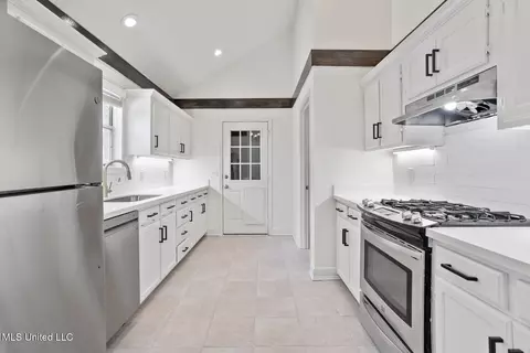 Entry Way - 228 Williams Cir, Flowood, MS 39232 photo 1 of 1