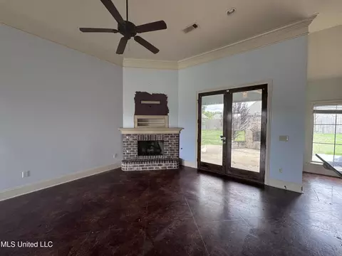 Living - 515 Belle Oak Pl, Brandon, MS 39042 photo 2 of 3