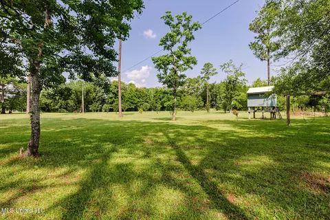 Exterior - 9813 Old Stage Rd, Moss Point, MS 39562 photo 6 of 12
