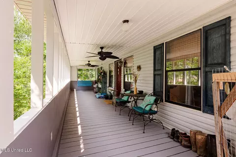 Exterior - 9813 Old Stage Rd, Moss Point, MS 39562 photo 9 of 12